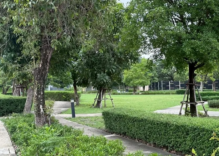 Spacious 3br Family For Rent-delight At Scene Vilage, Saimai, 假日公園